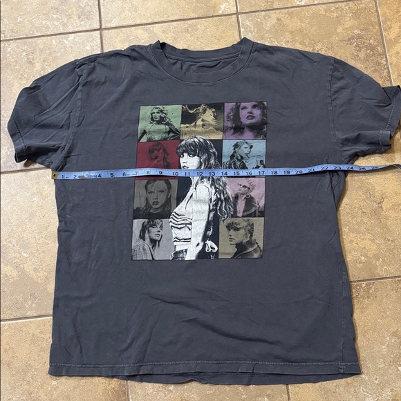 Taylor Swift the eras 2023 tour merchandise short sleeve mineral wash grey LG - Picture 8 of 9